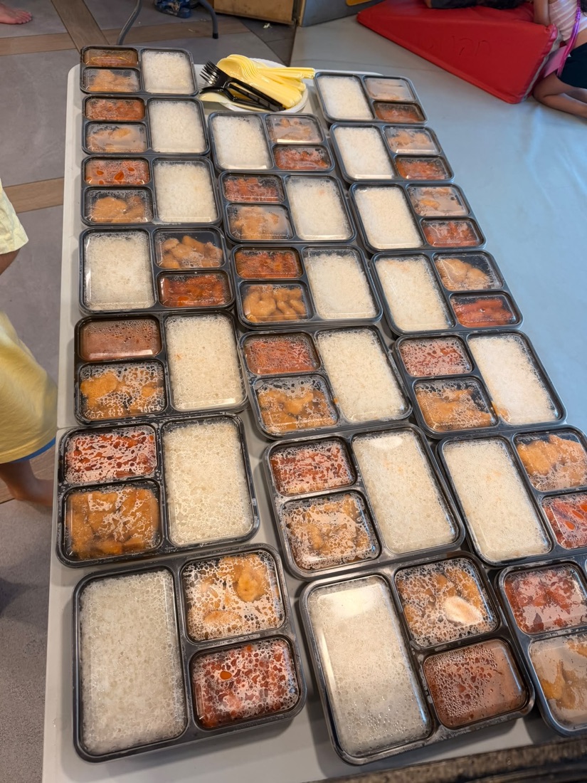 ארוחות חמות במחנה